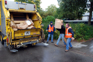 De Akker haalt weer oud papier op