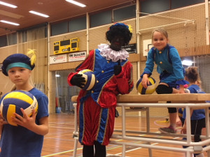 Hoog bezoek tijdens de volleybaltraining