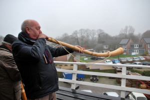 Midwinterhoorn blazen vanaf de molen