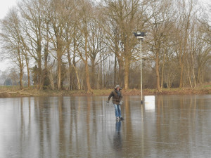 IJsbaan in Sleen even geopend