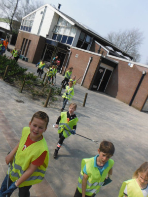 Basisschool levert bijdrage aan Sleen schoon