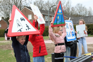 Verkeersbord bij speeltuin ontvreemd