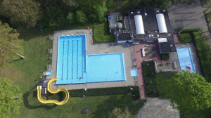 Zomervakantie inluiden met buikschuifbaan