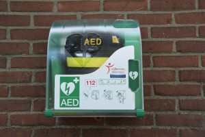 Nieuwe AED geschonken aan Diphoorn