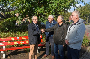 Uniek puzzelbankje geplaatst in centrum Sleen