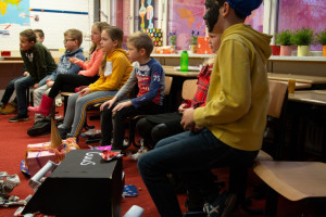 Sint komt in ladderwagen naar Sleen