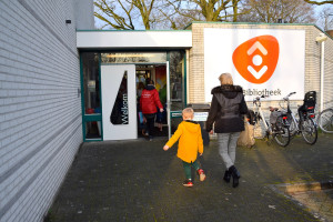 Veel kinderen bij Moppereend in bibliotheek