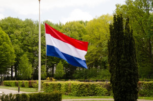 Vlag mag gehele dag halfstok