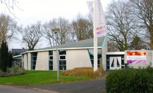 Poëziegroep in de bibliotheek van Sleen