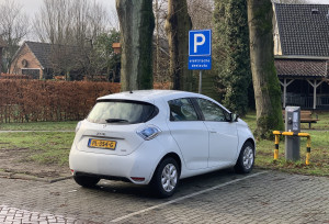 Proef met deelauto in Sleen gestopt