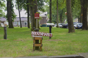 Boekenmarkt in Sleen gestart