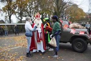 Sinterklaas bezoekt basisscholen in Sleen
