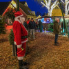 Kerstmarkt in Erm onder de grote kerstster