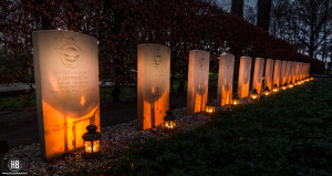 Kerstavond: lichtjes op oorlogsgraven