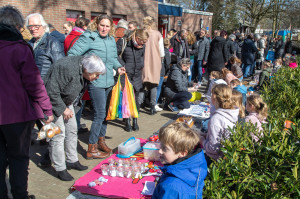 De Akker houdt succesvolle kleedjesmarkt