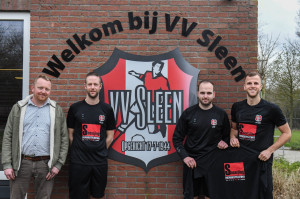 Nieuwe sponsor trainingskleren eerste elftal