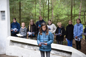 Overdracht vliegtuigmonument Sleenerzand