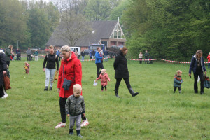 Slener kinderen op hun paasbest