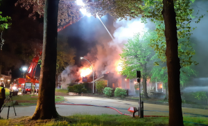 Grote brand groepsaccommodatie in Sleen