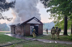 Zwemplas de Kibbelkoele afgesloten door brand