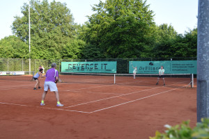 Genieten tijdens De Flinten Tennistoernooi