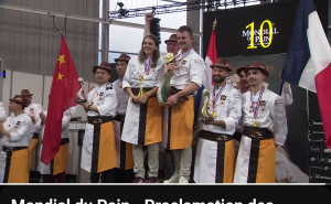 Een bloem voor wereldkampioen Roy Schepers