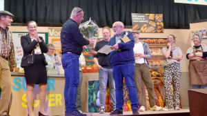 Henk van Tellingen erelid toneelvereniging