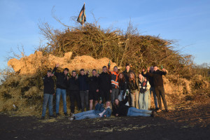 Veel publiek bij paasvuur in Noord-Sleen
