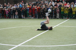 Freestyler Jesse Marlet vertoont zijn kunsten