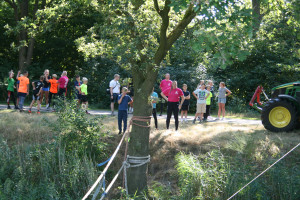 Kinderen vermaken zich volop tijdens spelweek