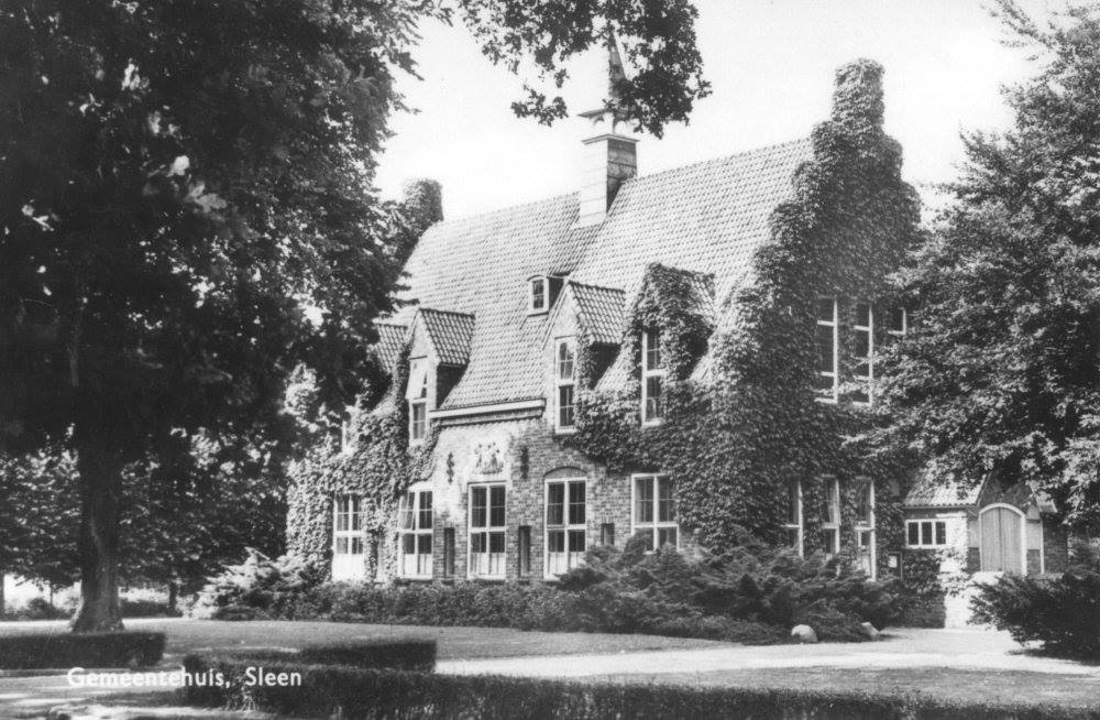 gemeentehuis sleen oude foto.jpg