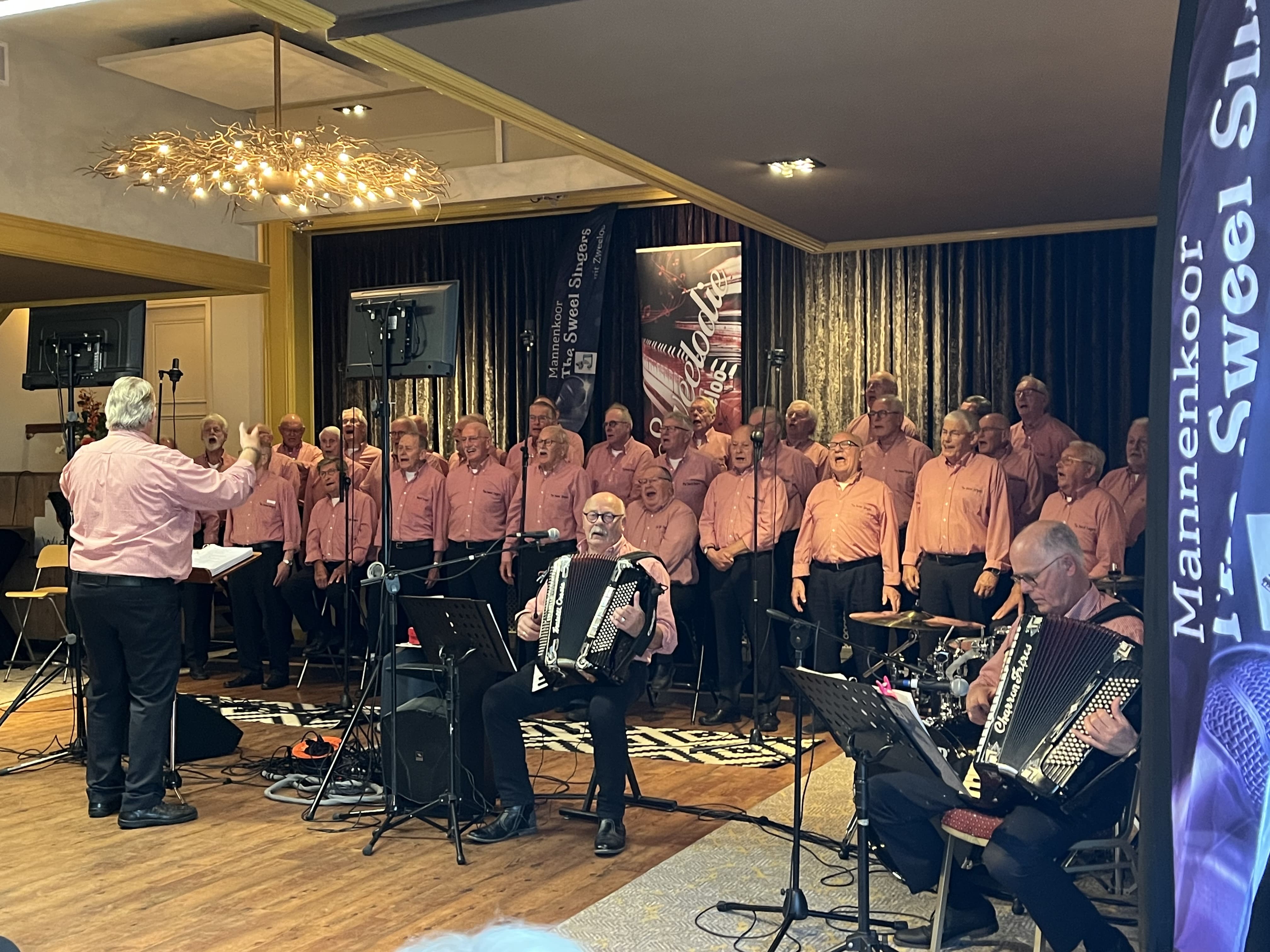 foto 3 uit volle borst-min.jpg