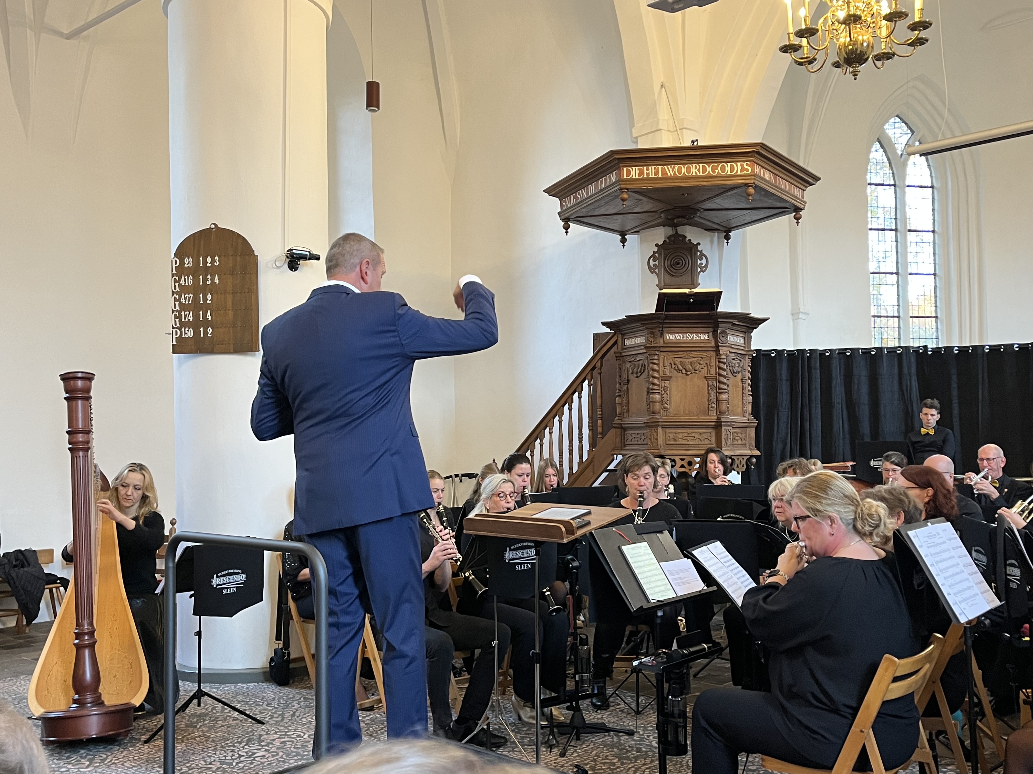 foto 2 Crescendo en harp.jpg